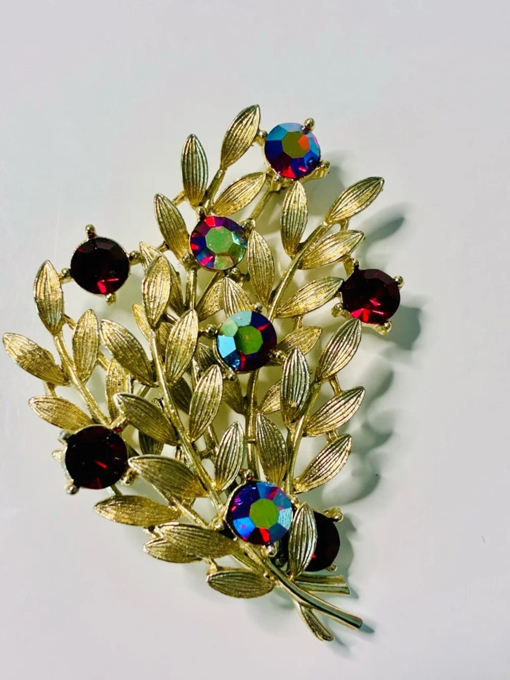 VTG Lisner Gold Leaf Brooch with Multicolor and Beautiful Deep Red AB Crystals